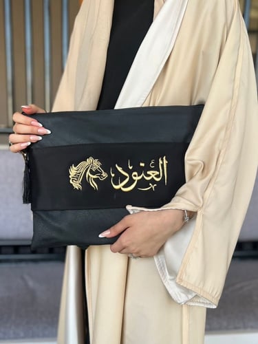 باوتش بمسكة ساتان