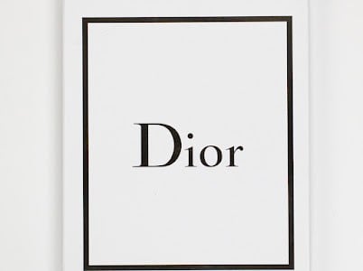 شماغ ديور أحمر 2025