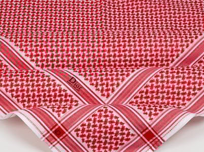 شماغ ديور أحمر 2025