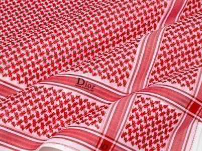 شماغ ديور أحمر 2025