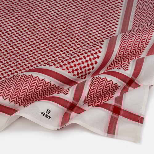 شماغ فندي لون سكري