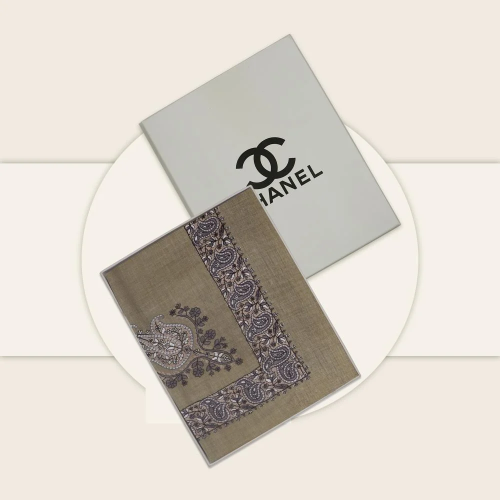 شال كشمري شانيل لون بيج غامق تطريز عنابي