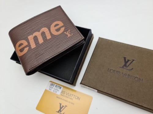 محفظة لويس فيتون