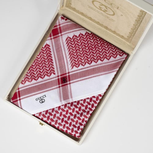 شماغ قوتشي احمر فاتح