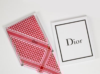 شماغ ديور أحمر 2025