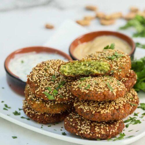 طعمية ( فلافل بالمكسرات ) مطهيه