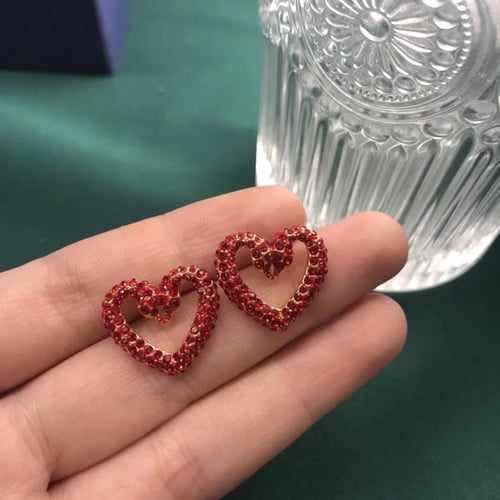 حلق احمر بقلب رومنسي من سوارفسكي