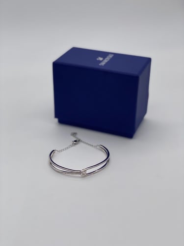 سوارة بنمط مميز من سوارفسكي