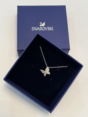 سلسال فراشة من سوارفسكي