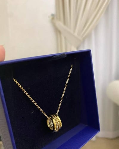 سلسال ذهبي بحلقات دائرية من سوارفسكي