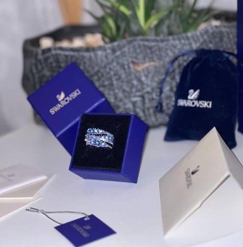 خاتم الهبة الأزرق من سوارفسكي