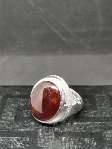 خاتم الفضة بحجر عقيق يماني كبدي بصياغة أحمد الدمام...