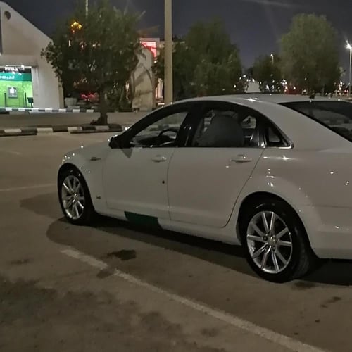 4 علب تلميعه محيمد + اسفنجه