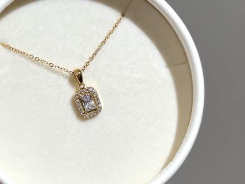 قلادة هيلين - ذهبية