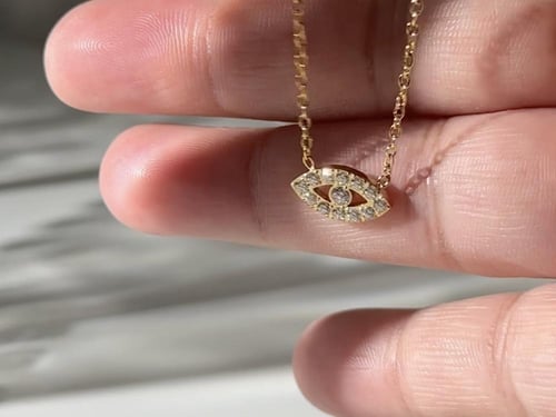 قلادة Noor - الذهبية