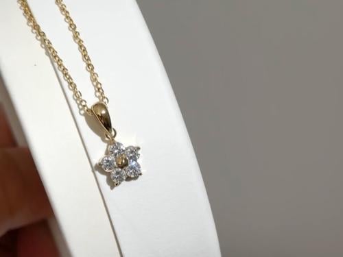 قلادة miss lily - ذهبي