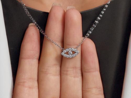 قلادة Noor - فضي