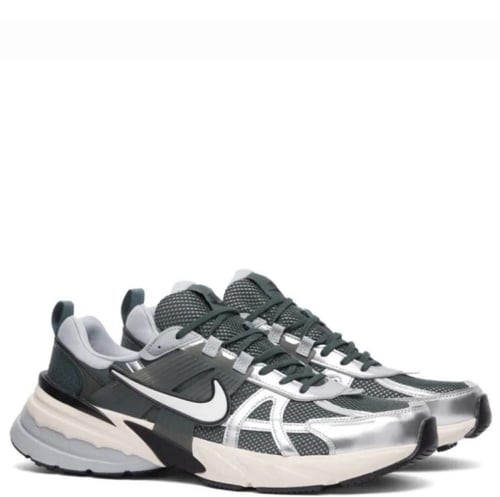 NIKE V2K RUN SNEAKER