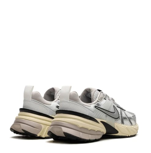 V2K Run "Black Anthracite" sneakers