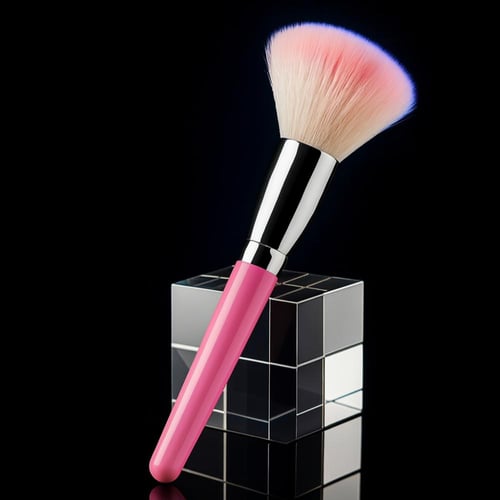 فرشة مكياج فاخرة بتصميم أنيق وعصري، تتميز بشعيرات...