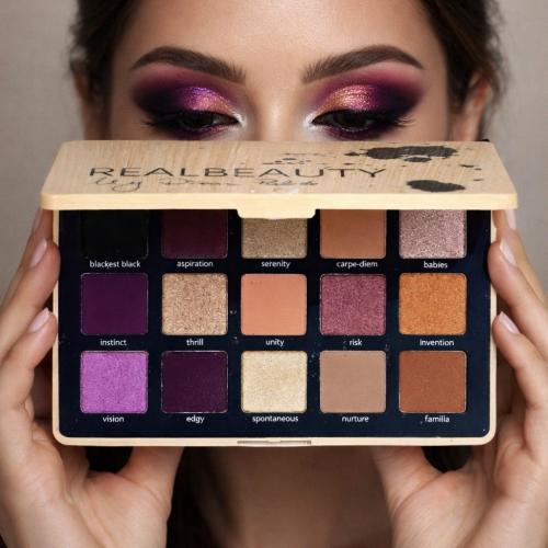 باليت ظل عيون كبير من ريال بيوتي