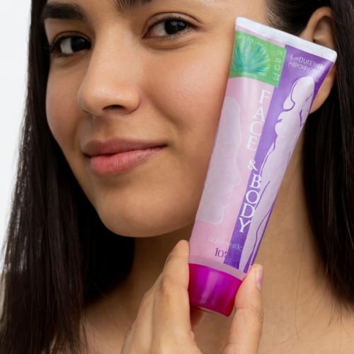 جل التقشير بالصبار والفيتامينات من لافمي بيوتي الت...