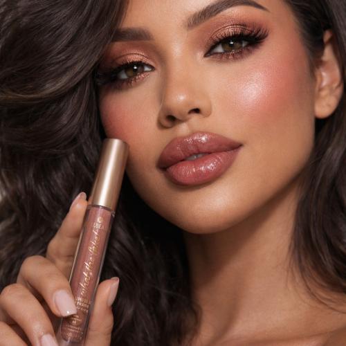 مكبر شفايف حار احصلي على شفاه ممتلئة وجذابة خلال ل...