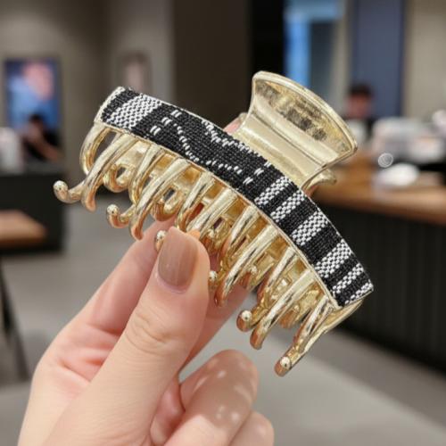 شباص شعر صف مزدوج من الأسنان: تصميم فريد من نوعه ب...