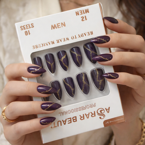 أظافر جاهزة بتصميم أنيق ولمسة لامعة تمنحك مظهرًا ف...