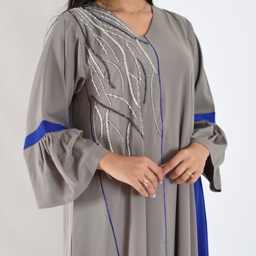 جلابية مطرزة رمادي بأزرق