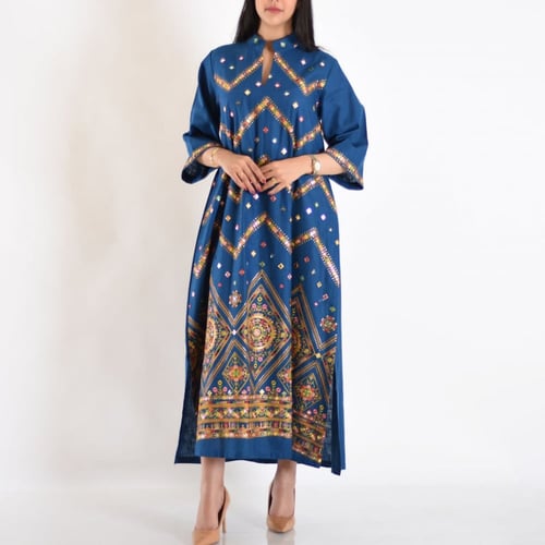 جلابية لينن مطرزة