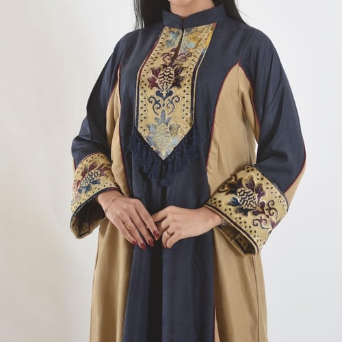 جلابية كحلي بيج مطرز