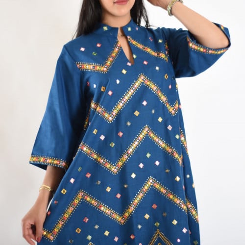 جلابية لينن مطرزة