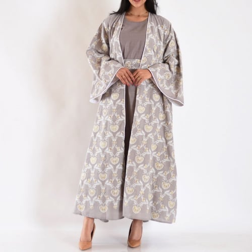 جلابية طقم من قطعتين ( بشت مطرز - فستان داخلي)