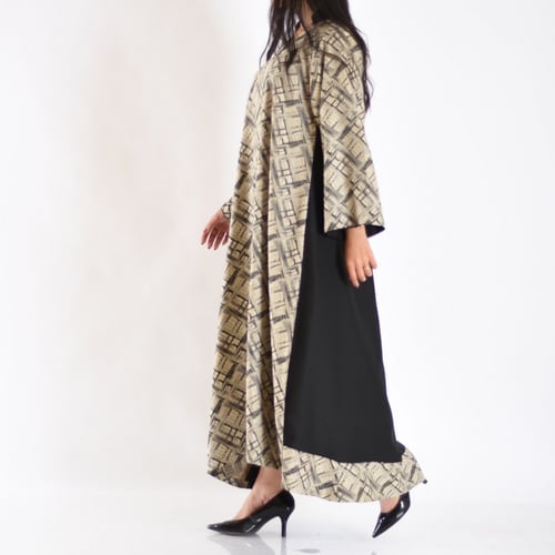 جلابية باللون الاسود