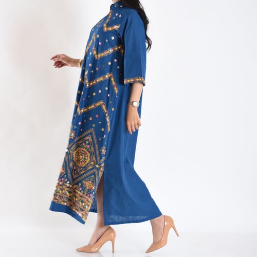 جلابية لينن مطرزة