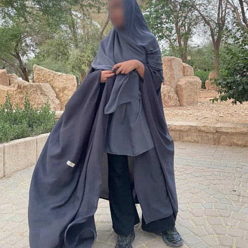 عباية رمادية مع طرحة