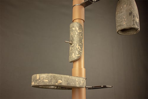 مجسم الاضاءة والقهوة المختصة V60