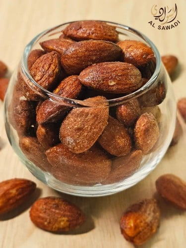لوز أمريكي مدخن