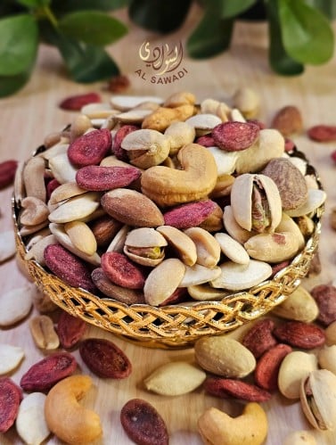 مكسرات مع حب مشكل محمص مالح