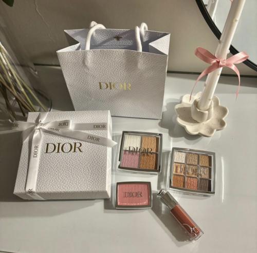 4 منتجات Dior شامل البوكس والكيس