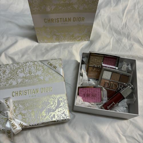 4 منتجات ديور مع البوكس والكيس