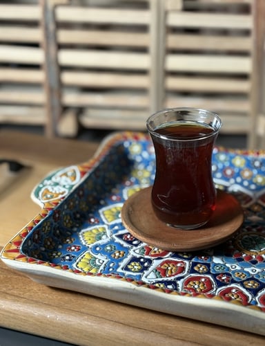 صينية فخار مزخرفة