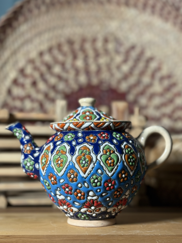 ابريق شاي من الفخار