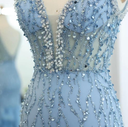 فستان مزين بريش