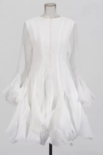 فستان قصير بأكمام طويلة