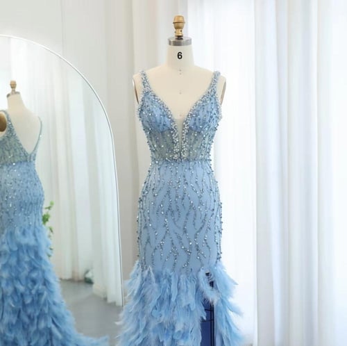 فستان مزين بريش