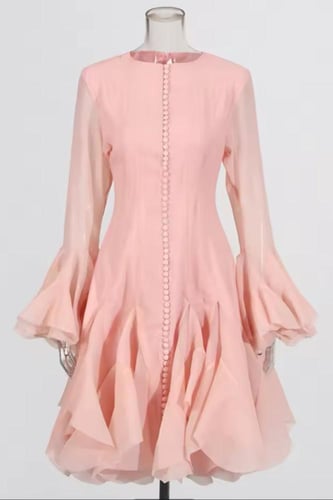 فستان قصير بأكمام طويلة