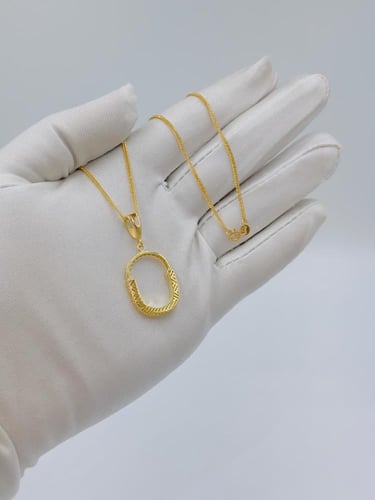 عقد تصميم عالمي ذهب عيار 18