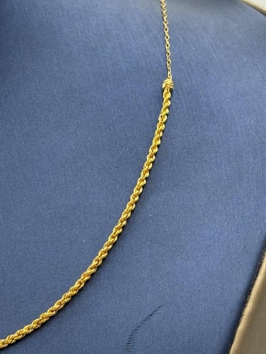 عقد ذهب عيار 21